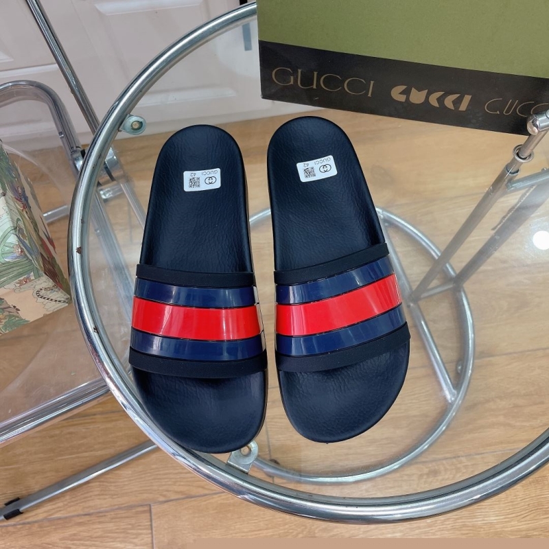 G*u*i slippers
